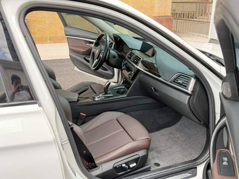 BMW 3 Series 2019 car image #5
