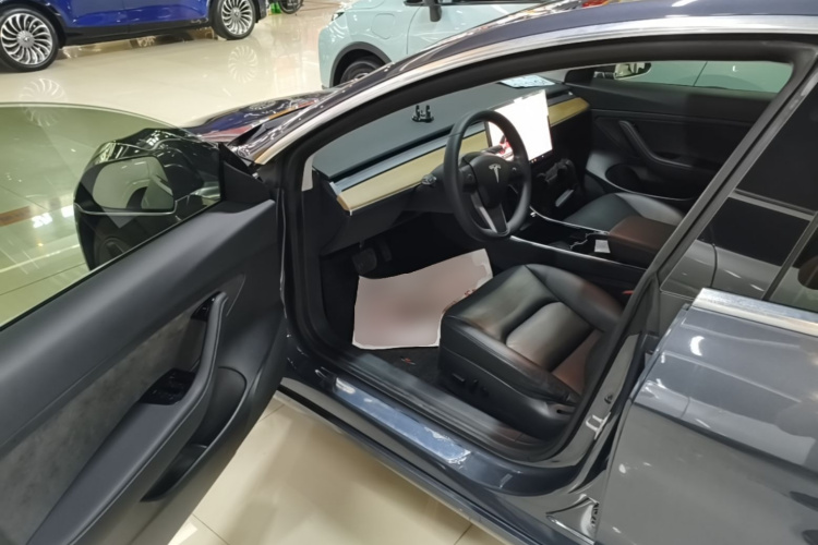 Tesla Model 3 2020 #16 Tesla Model 3 2020 car image #16