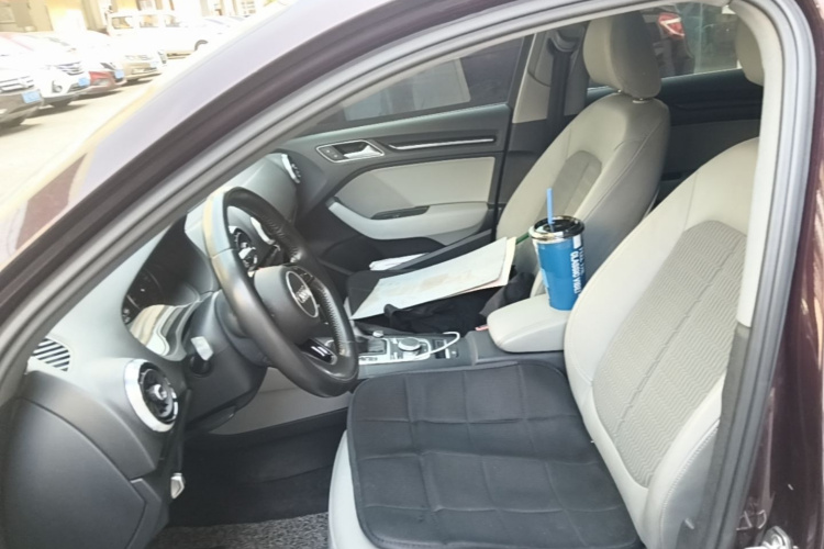 Audi A3 2019 immagine di auto #17