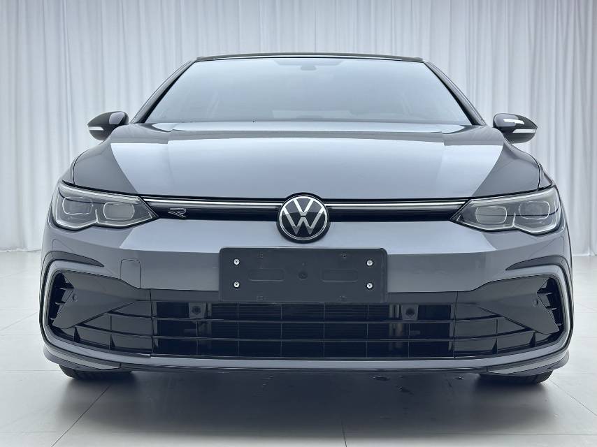 Volkswagen Golf 2022 car image #2