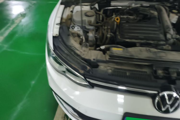 Volkswagen Golf 2022 car image #23