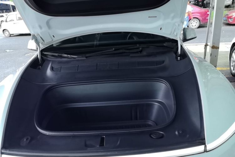 Tesla Model Y 2025 #20 Tesla Model Y 2025 car image #20