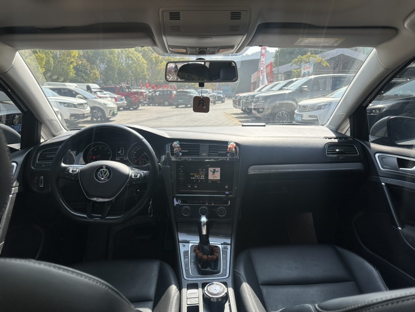 Volkswagen Golf 2020 car image #5