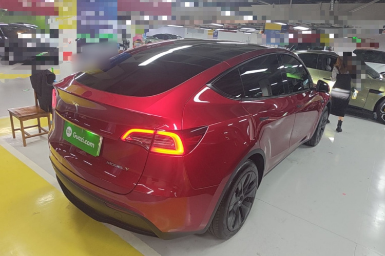Tesla Model Y 2024 #5 Tesla Model Y 2024 immagine di auto #5