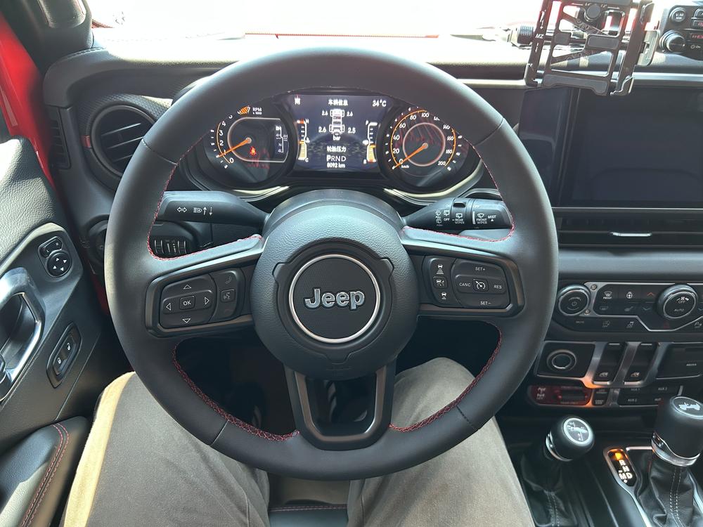 2025 car image #15