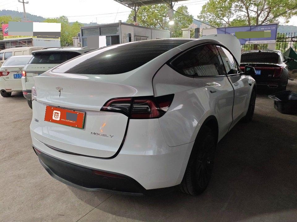 Tesla Model Y 2022 #4 Tesla Model Y 2022 car image #4