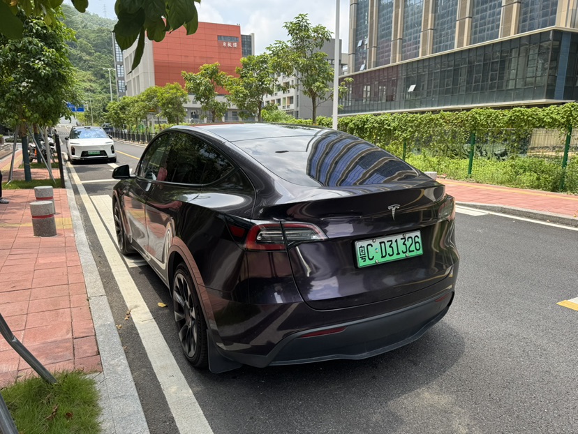 Tesla Model Y 2022 #2 Tesla Model Y 2022 car image #2