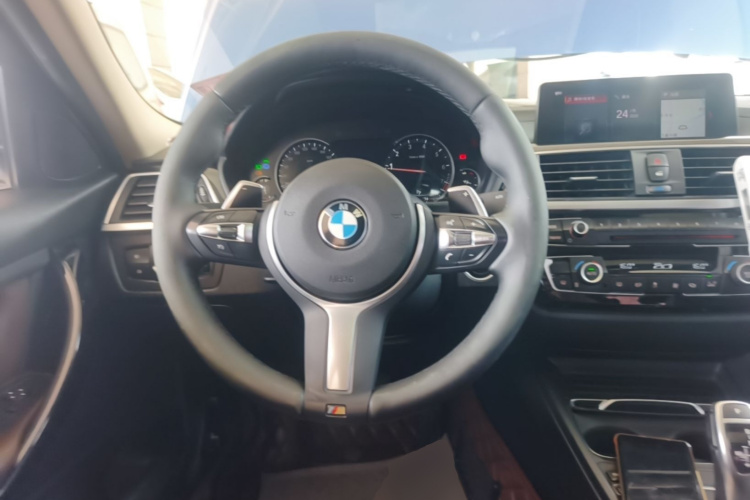 BMW 3 Series 2019 #11 BMW 3 Series 2019 car image #11