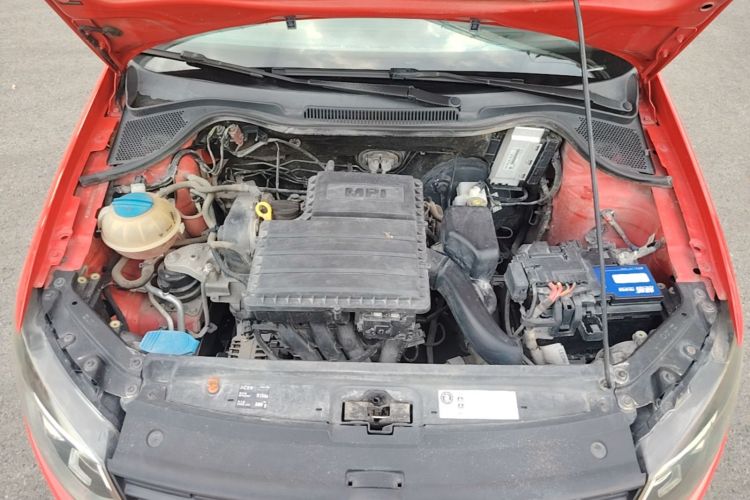 Volkswagen Polo 2015 car image #20