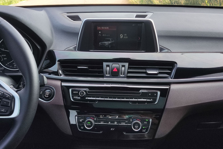 BMW X1 2018 #14 BMW X1 2018 car image #14