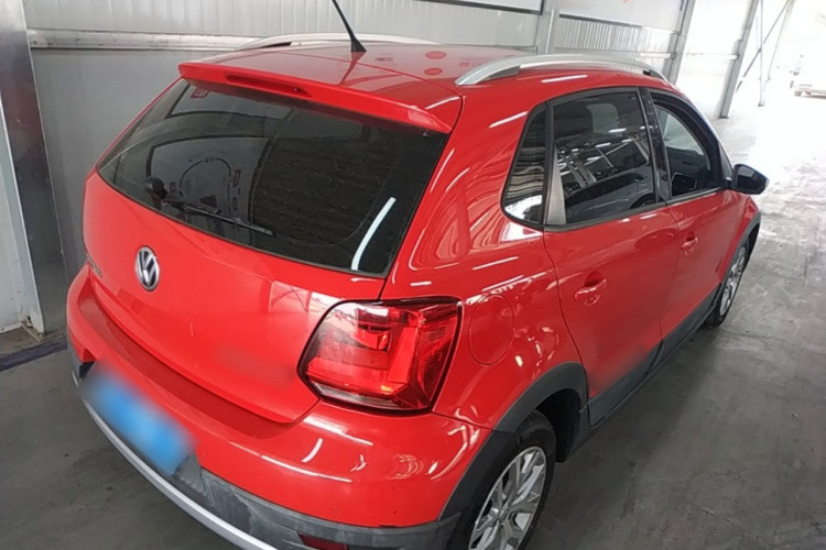 Volkswagen Polo 2015 car image #5