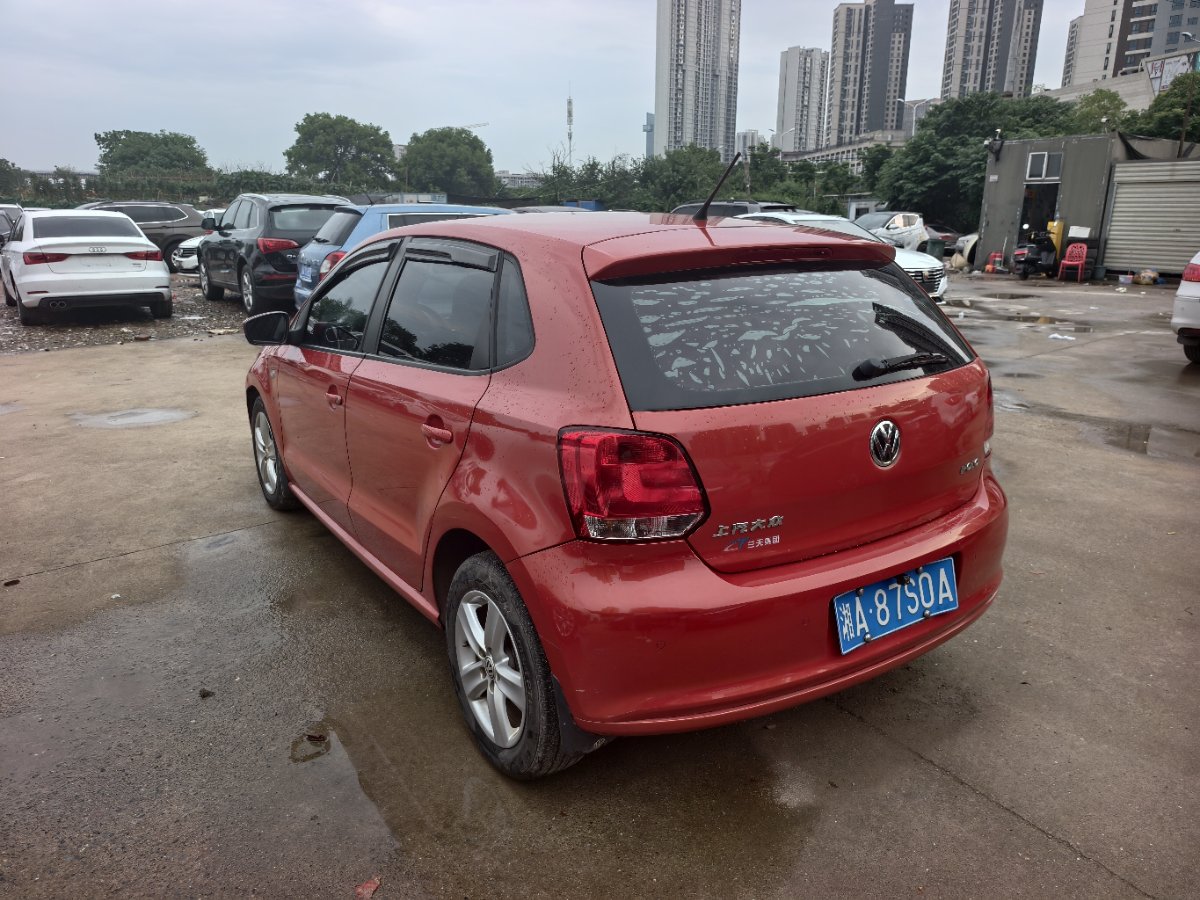 Volkswagen Polo 2012 car image #4