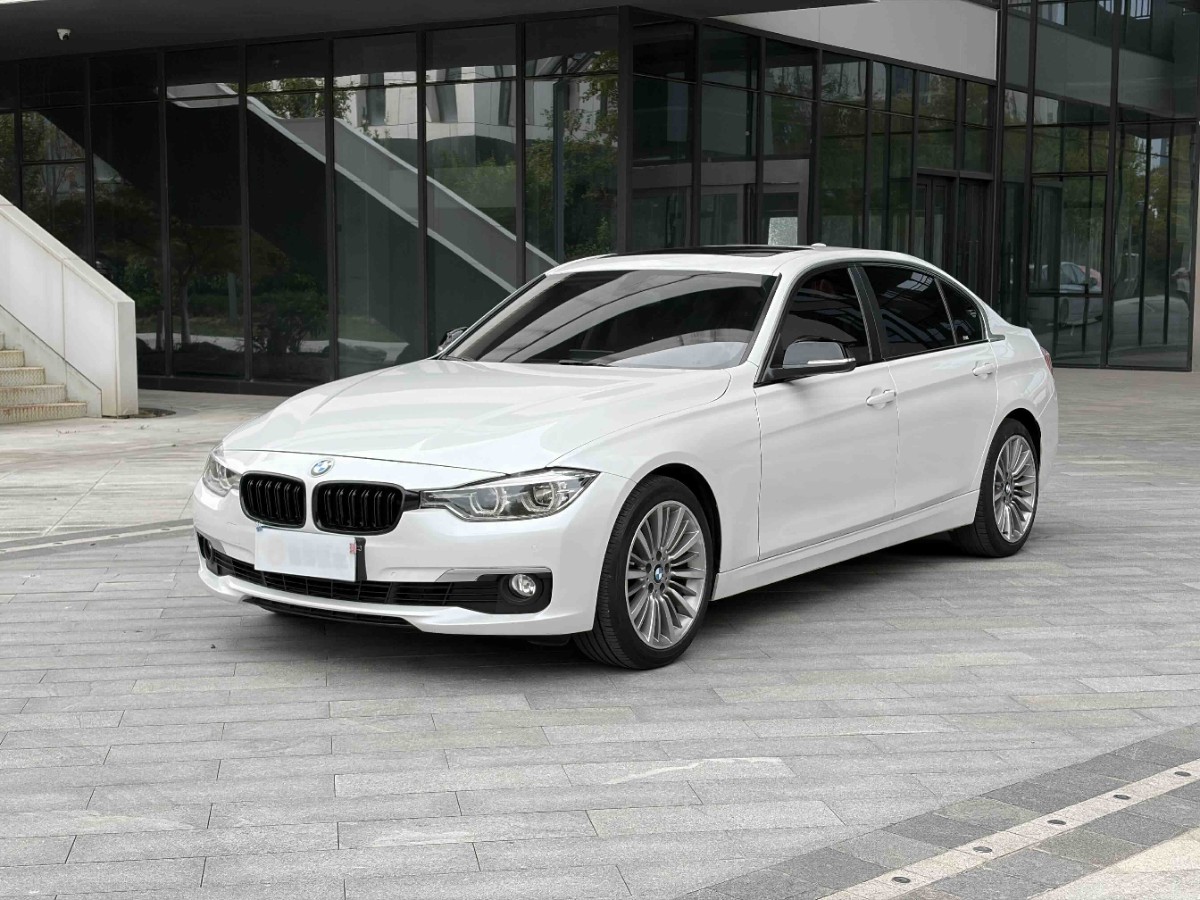 BMW 3 Series 2019 BMW 3 Series 2019 immagine di auto