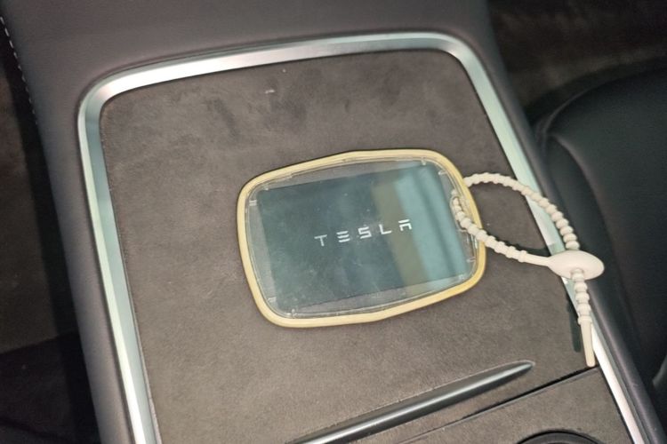Tesla Model 3 2022 car image #9