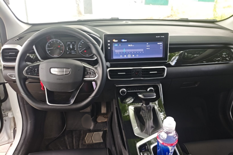 GEELY Coolray 2025 car image #10