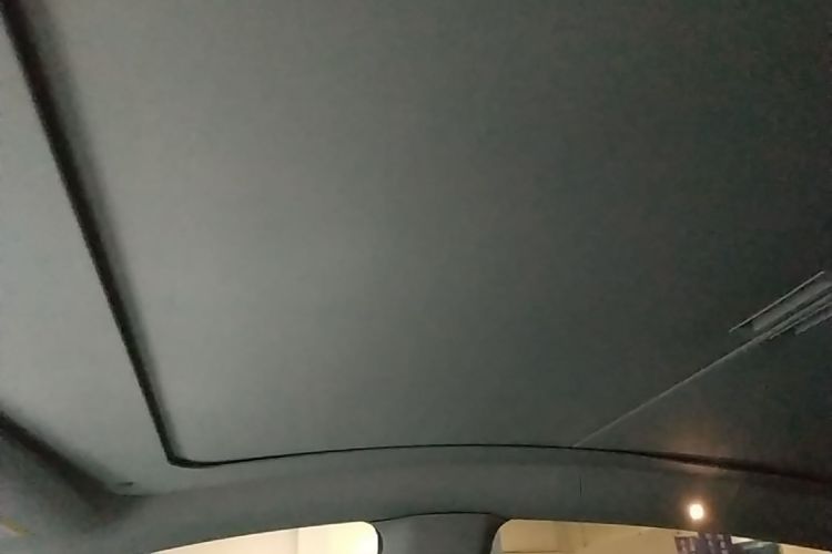Tesla Model Y 2021 immagine di auto #18