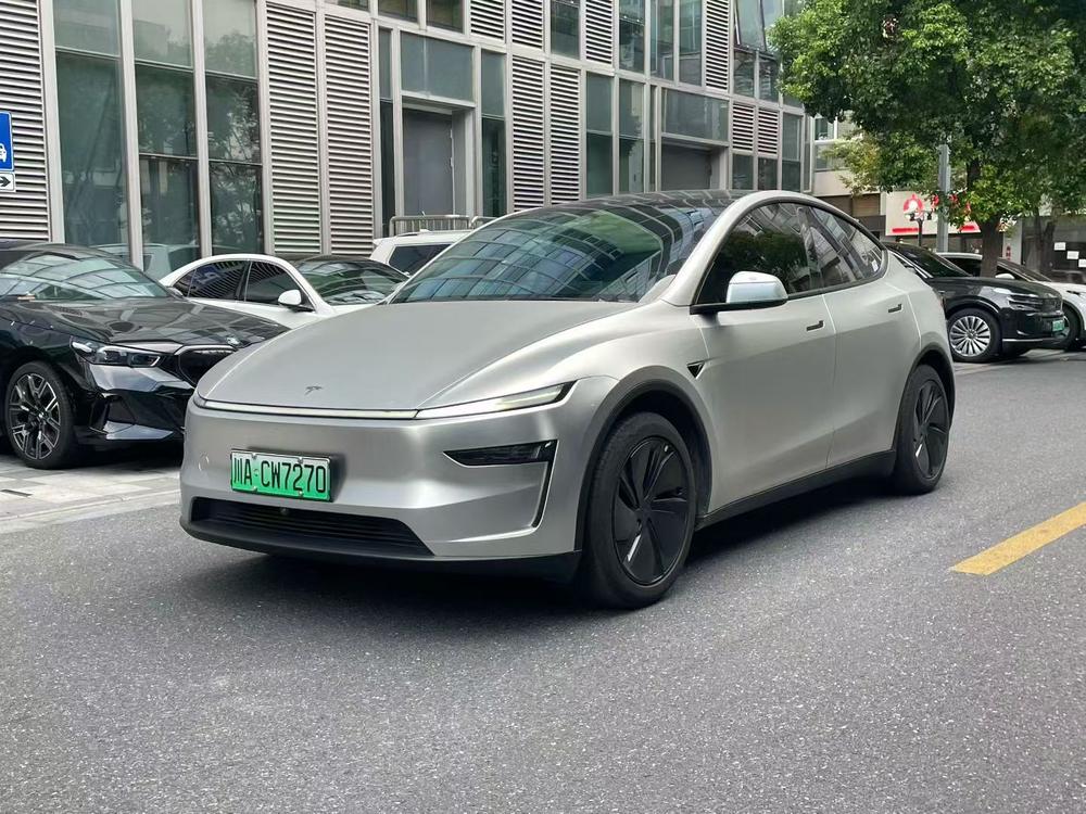 Tesla Model Y 2025 car image 