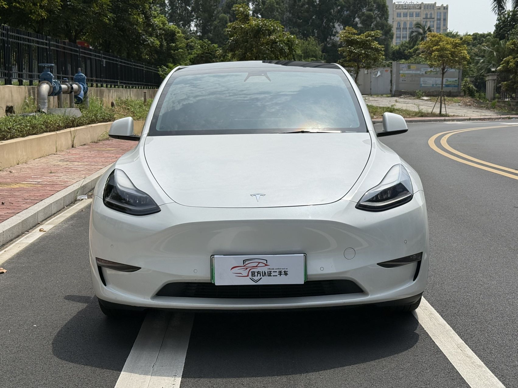 Tesla Model Y 2021 #2 Tesla Model Y 2021 car image #2