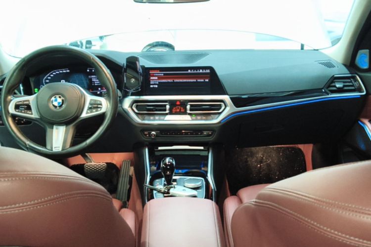 BMW 3 Series 2022 car image #10