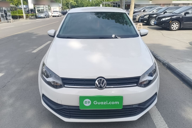 Volkswagen Polo 2016 car image #3