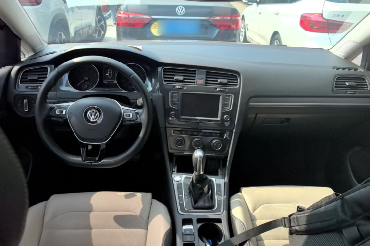 Volkswagen Golf 2017 imagem de carro #11