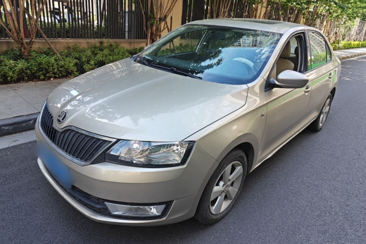 Skoda Rapid 2015 #2 Skoda Rapid 2015 image de voiture #2