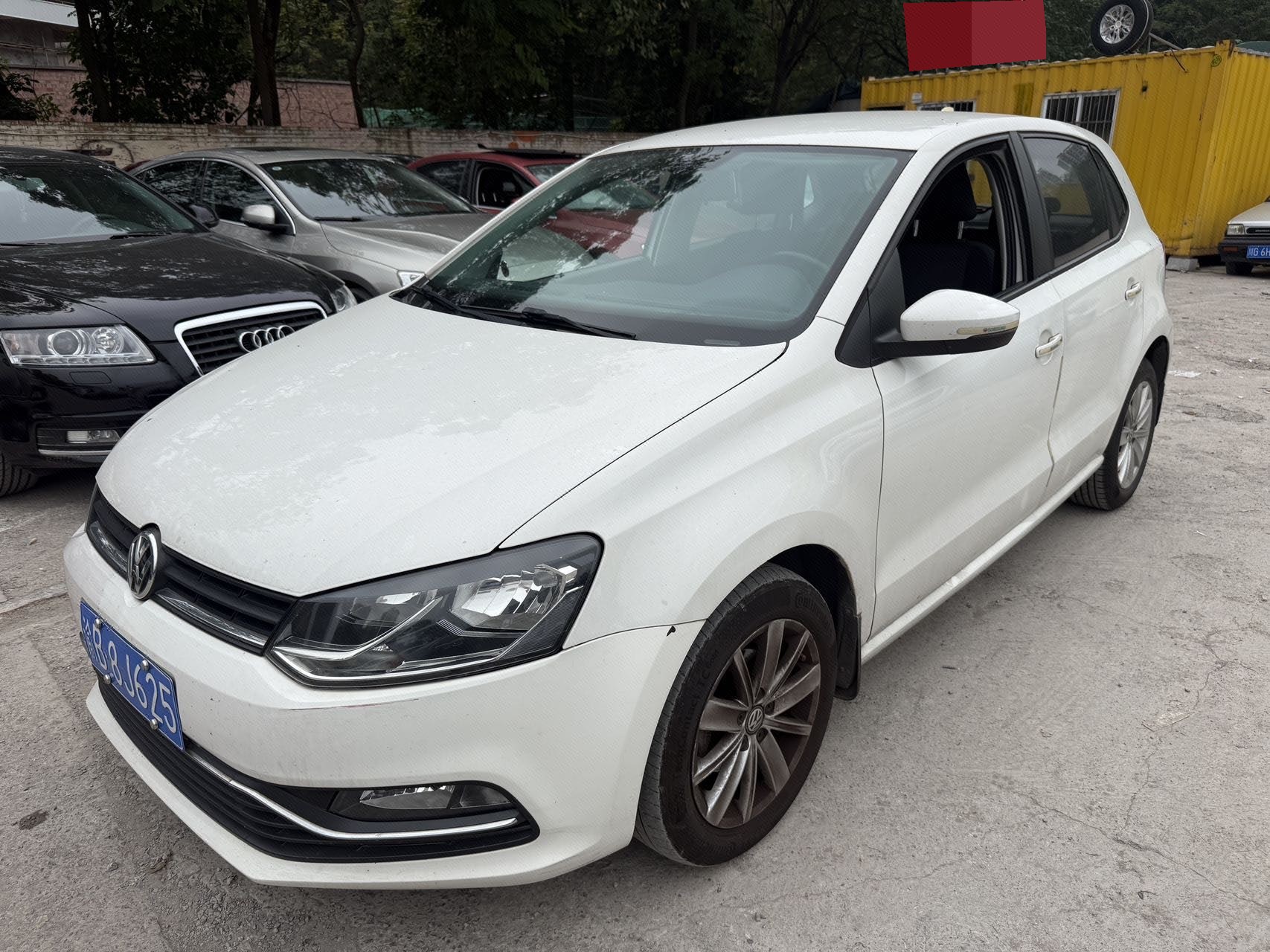 Volkswagen Polo 2015 Volkswagen Polo 2015 car image