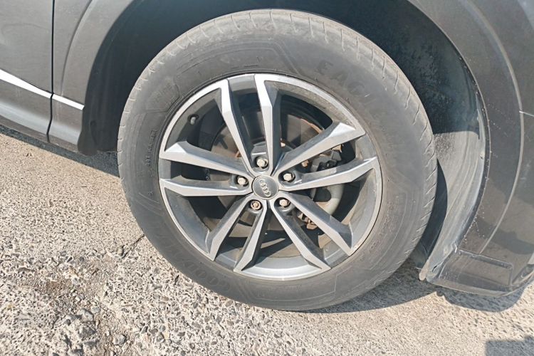 Audi Q3 2020 immagine di auto #9