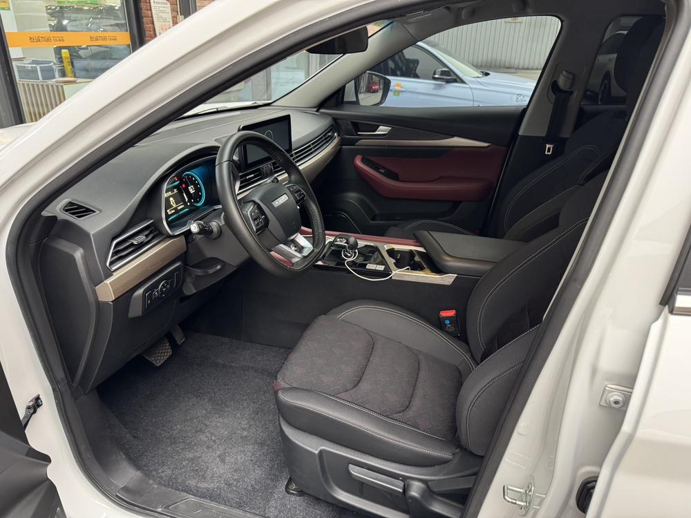 Jetour X70 2024 car image #17