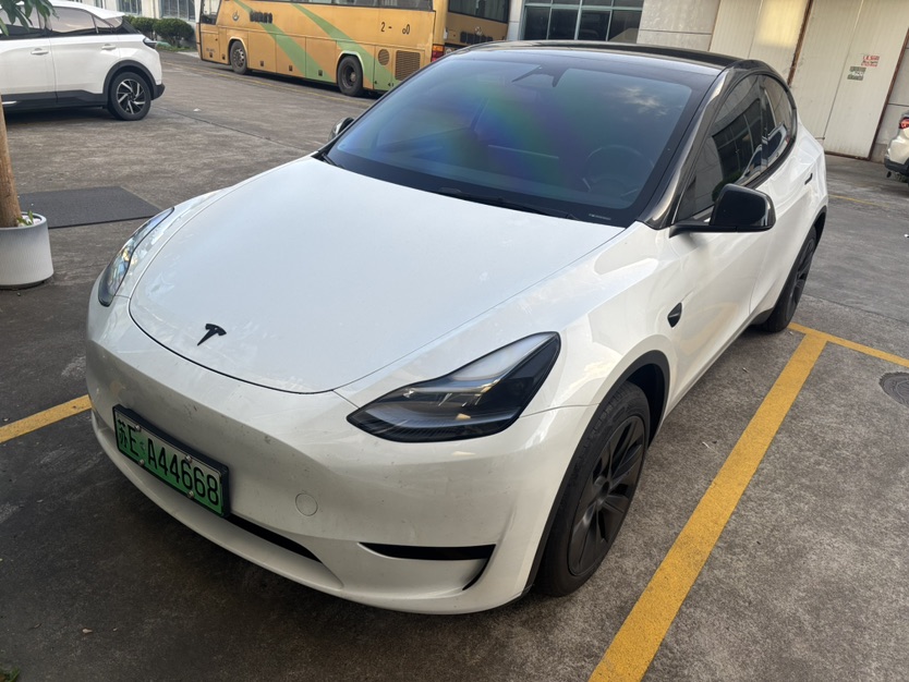 Tesla Model Y 2024 Tesla Model Y 2024 car image
