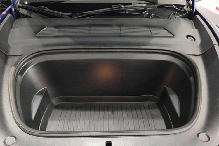 Tesla Model Y 2024 car image #20