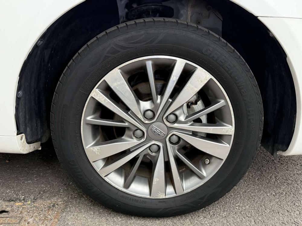 GEELY Emgrand 2018 car image #8