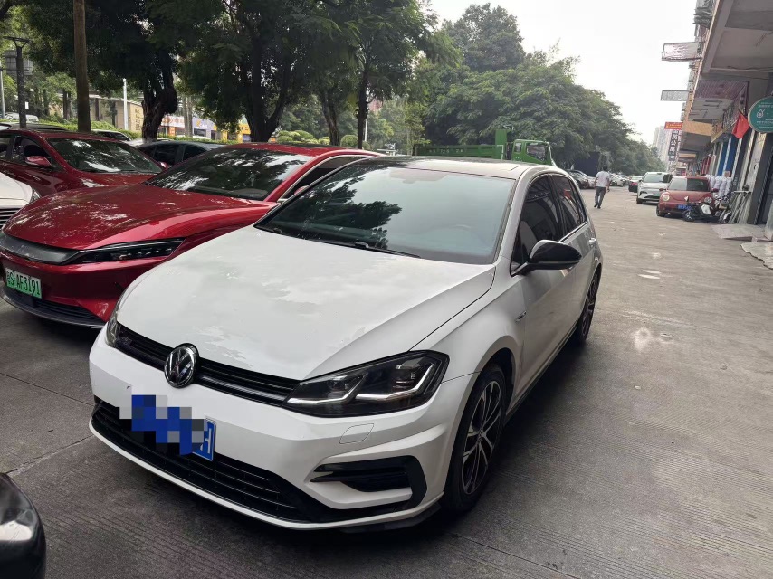 Volkswagen Golf 2018 car image 