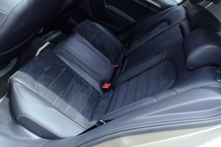 Volkswagen Golf 2020 car image #17