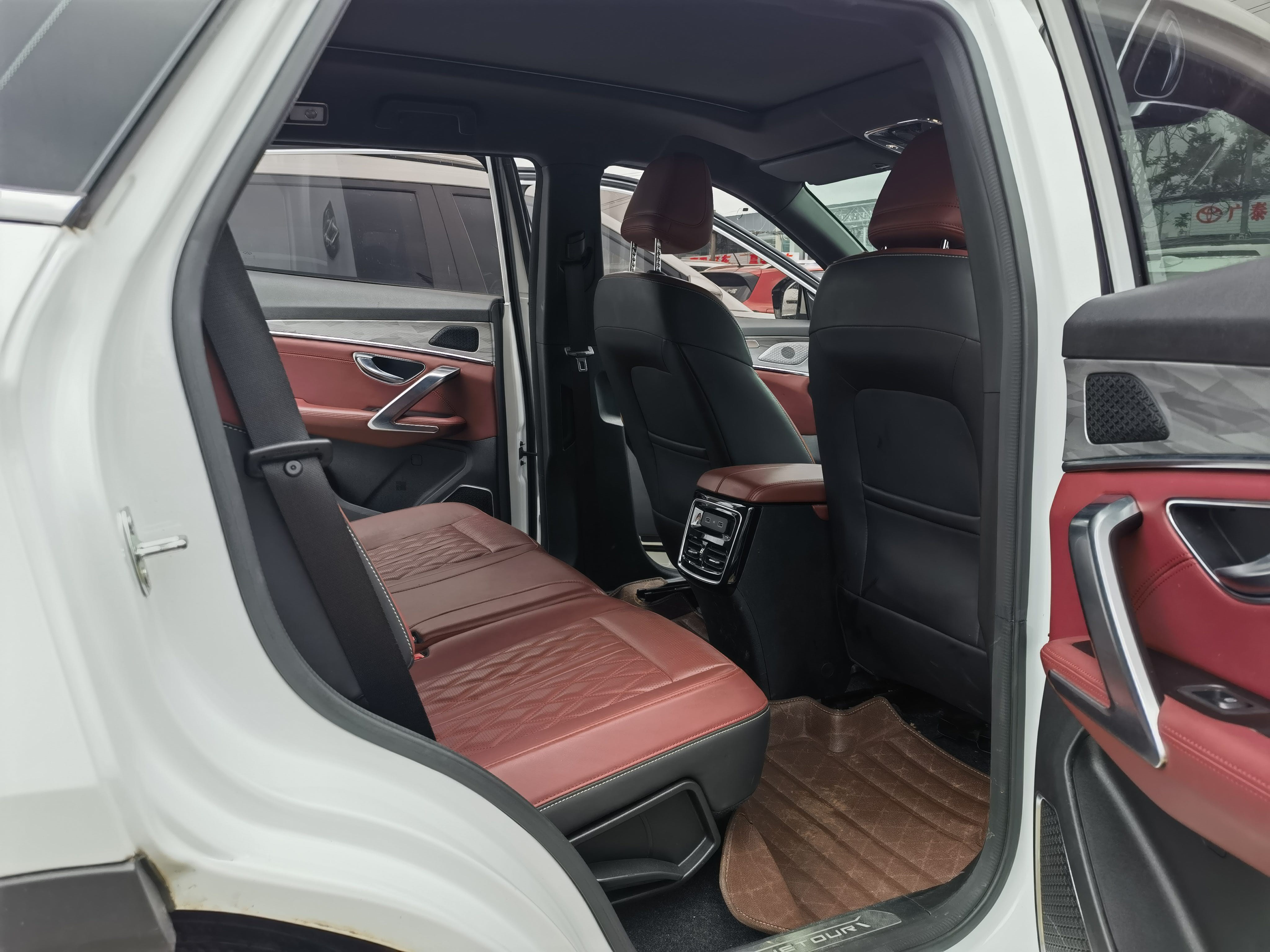 Jetour X70 PLUS 2024 #8 Jetour X70 PLUS 2024 car image #8