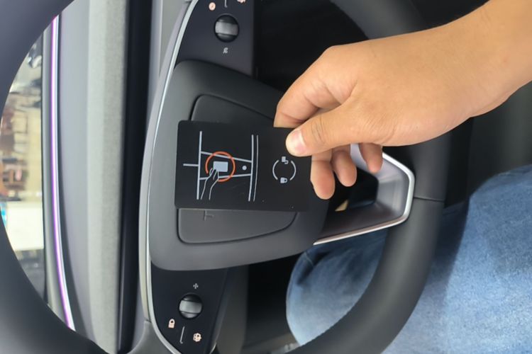 Tesla Model 3 2024 immagine di auto #9