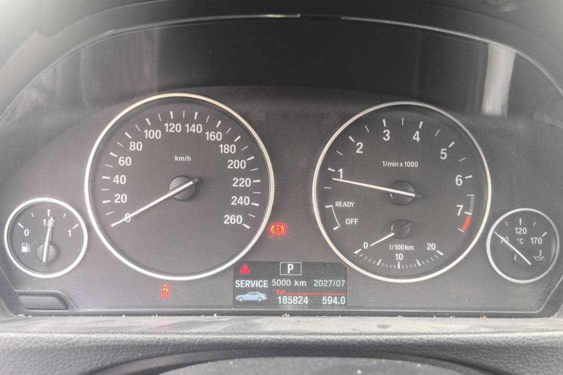 BMW 3 Series 2015 car image #24