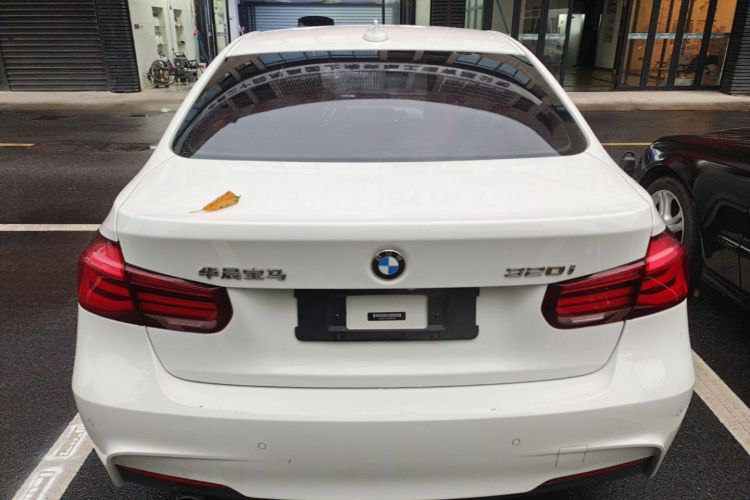 BMW 3 Series 2019 car image #4