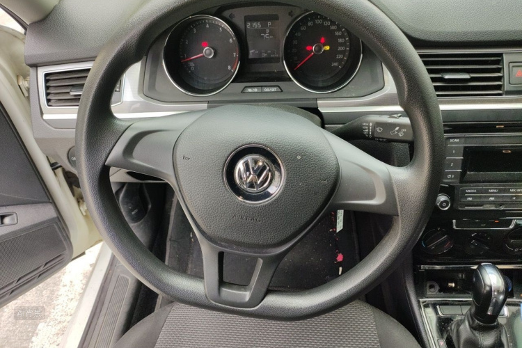 Volkswagen Bora 2020 car image #12