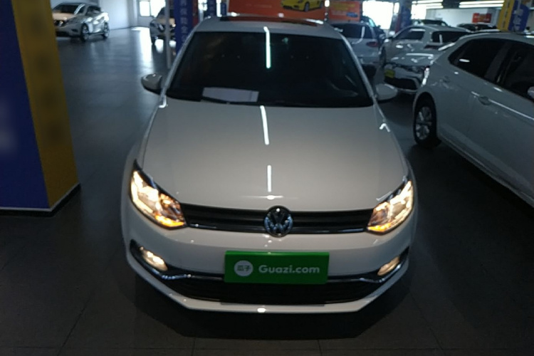 Volkswagen Polo 2019 car image #3