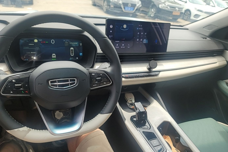 GEELY Emgrand L HiP 2022 car image #10
