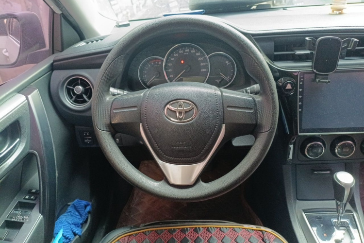 Toyota Corolla 2017 car image #12