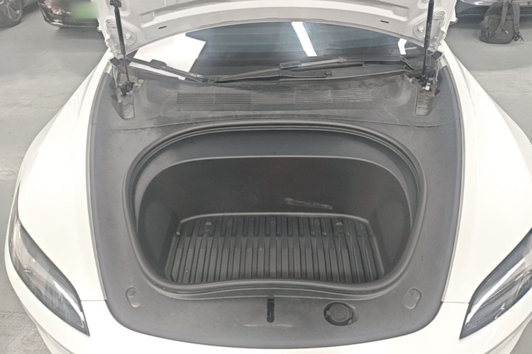 Tesla Model 3 2024 car image #20