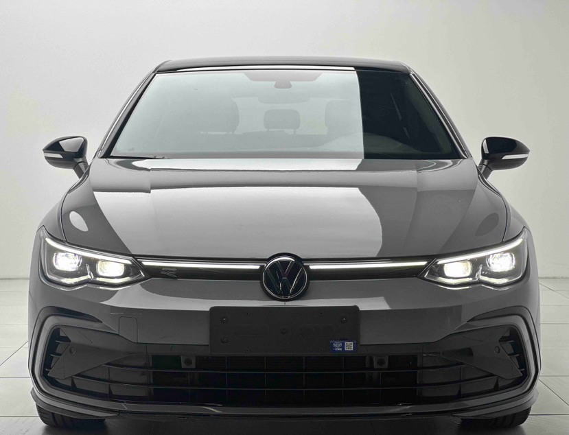 Volkswagen Golf 2023 car image #2