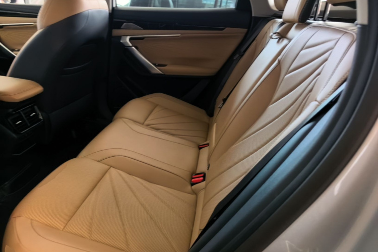 GEELY Boyue L 2022 car image #17