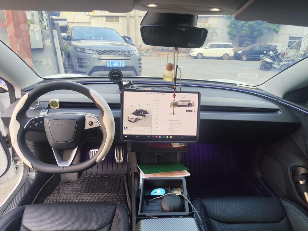 Tesla Model 3 2025 car image #7