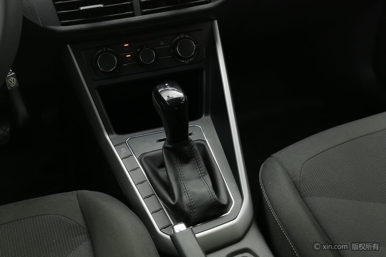 Volkswagen Polo 2023 car image #14