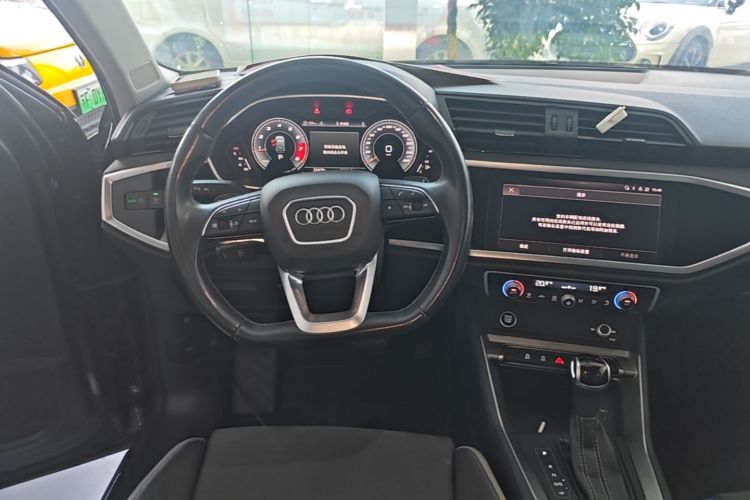 Audi Q3 2022 car image #11