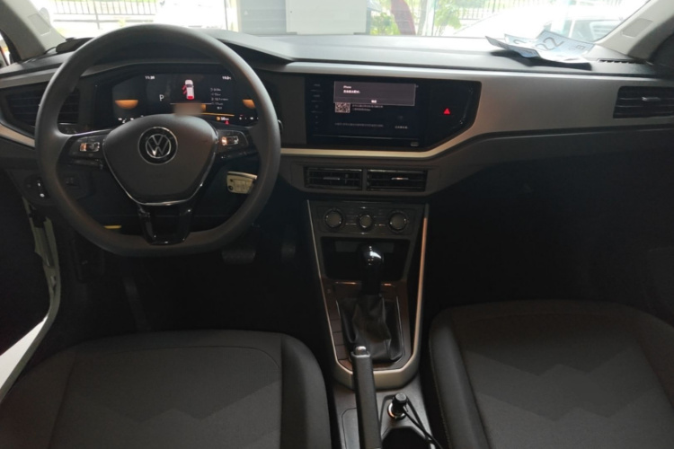 Volkswagen Polo 2023 car image #10