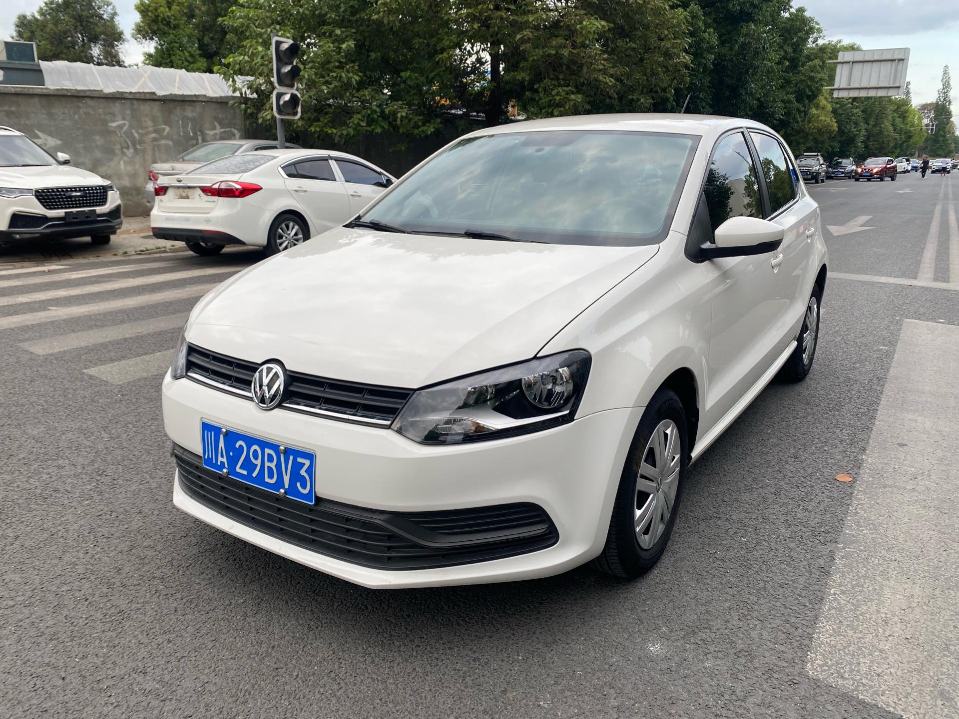 Volkswagen Polo 2019 car image 